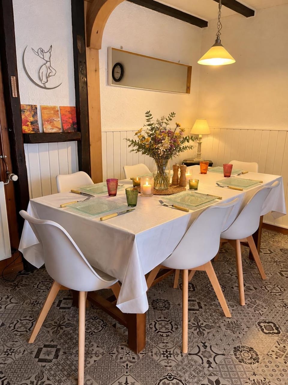 Seating area, Dining area