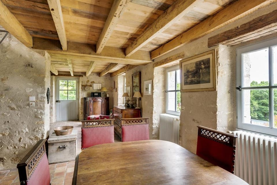 La Petite Maison Farmhouse terrace and pool House in Centre-Val de Loire