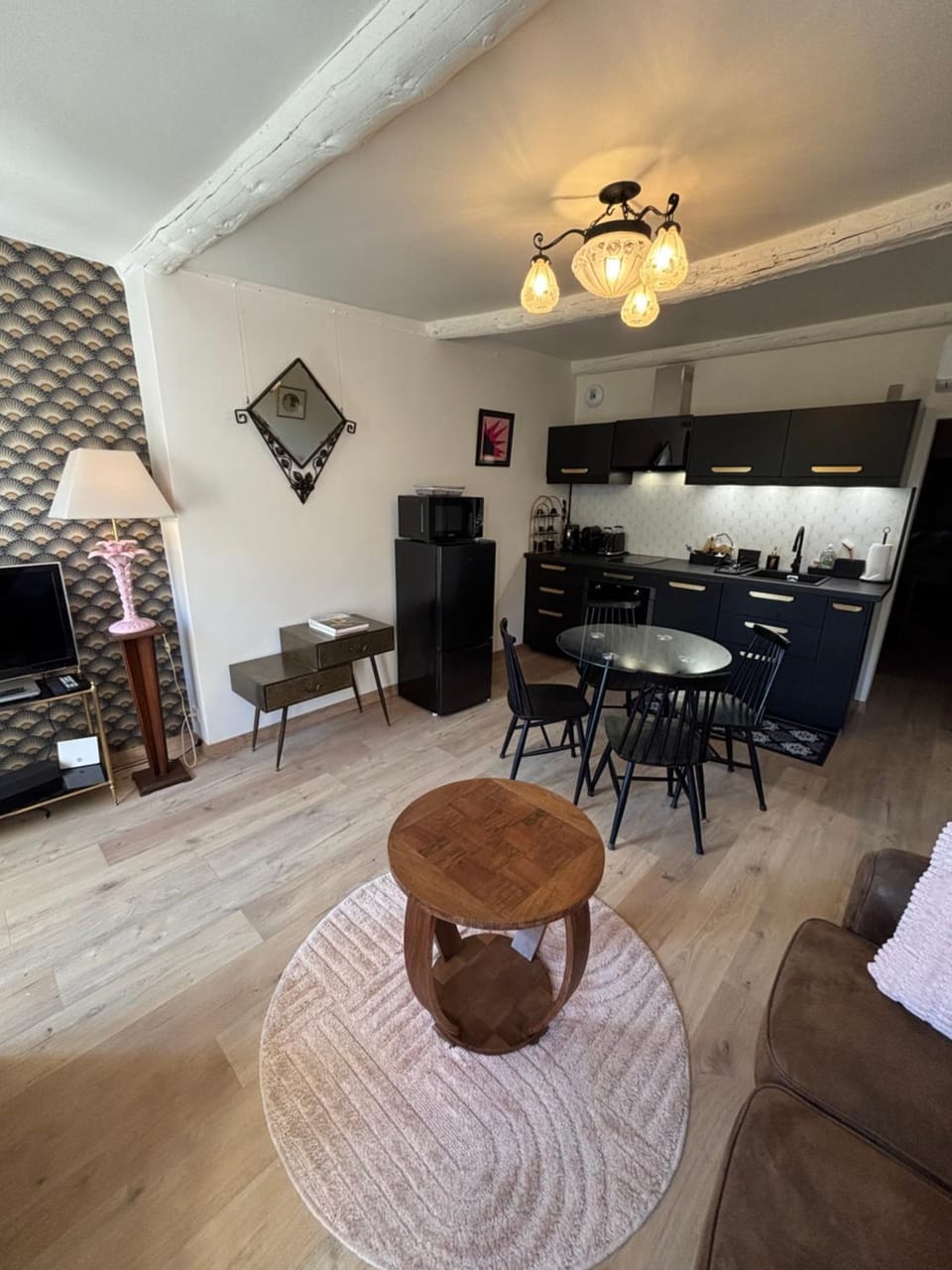 TV and multimedia, Kitchen or kitchenette, Living room, Dining area