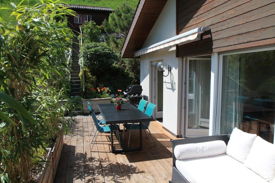 Alpine Escape with Swiss Fondue Hut and Mountain Views Apartment in Canton of Bern (Region)