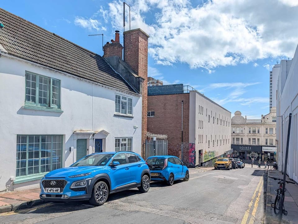 Property building, Day, Neighbourhood, Street view