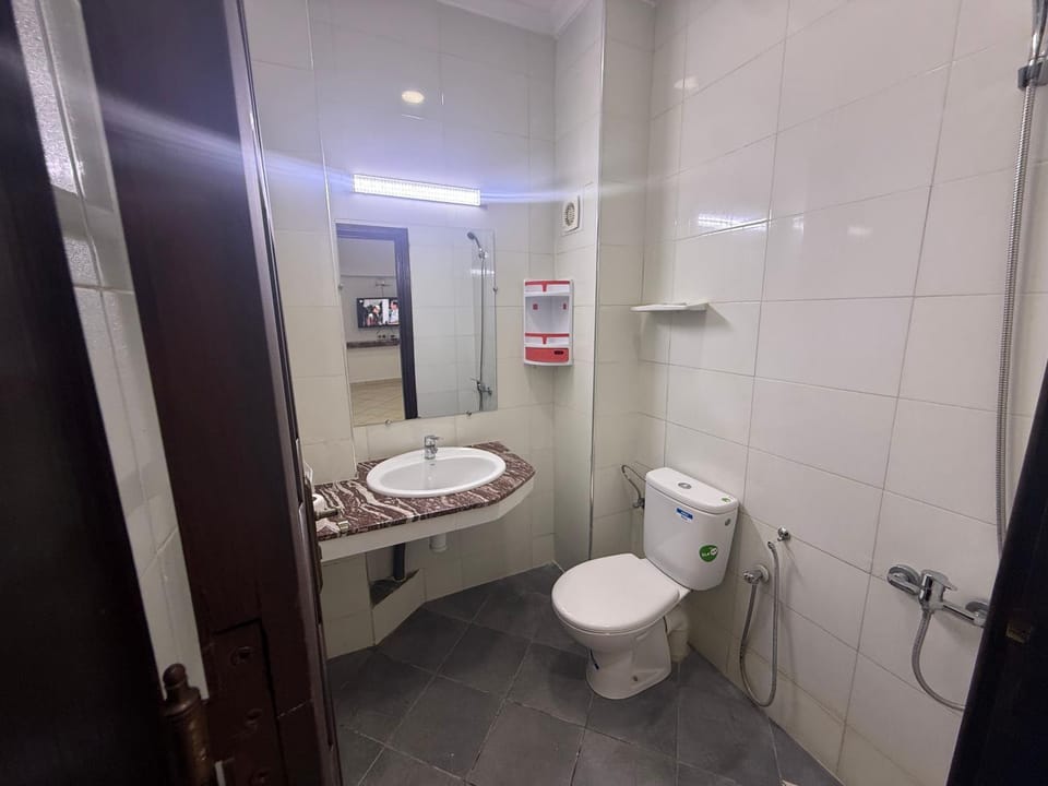 Shower, Toilet, Bathroom, bidet