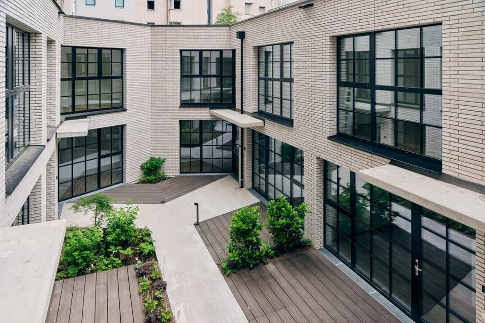 Property building, Patio, Day, Garden