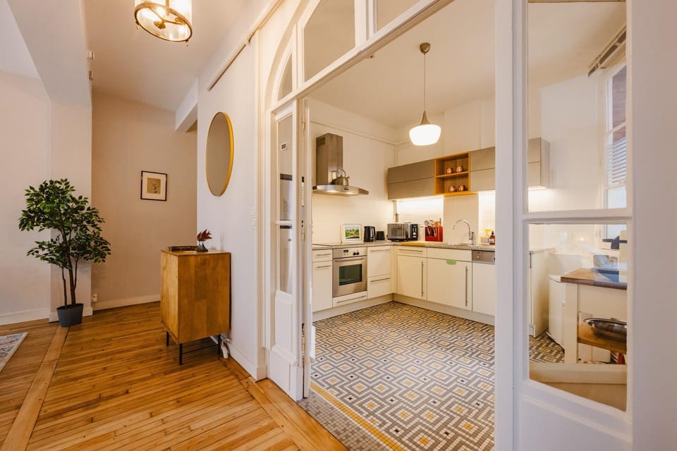 Kitchen or kitchenette