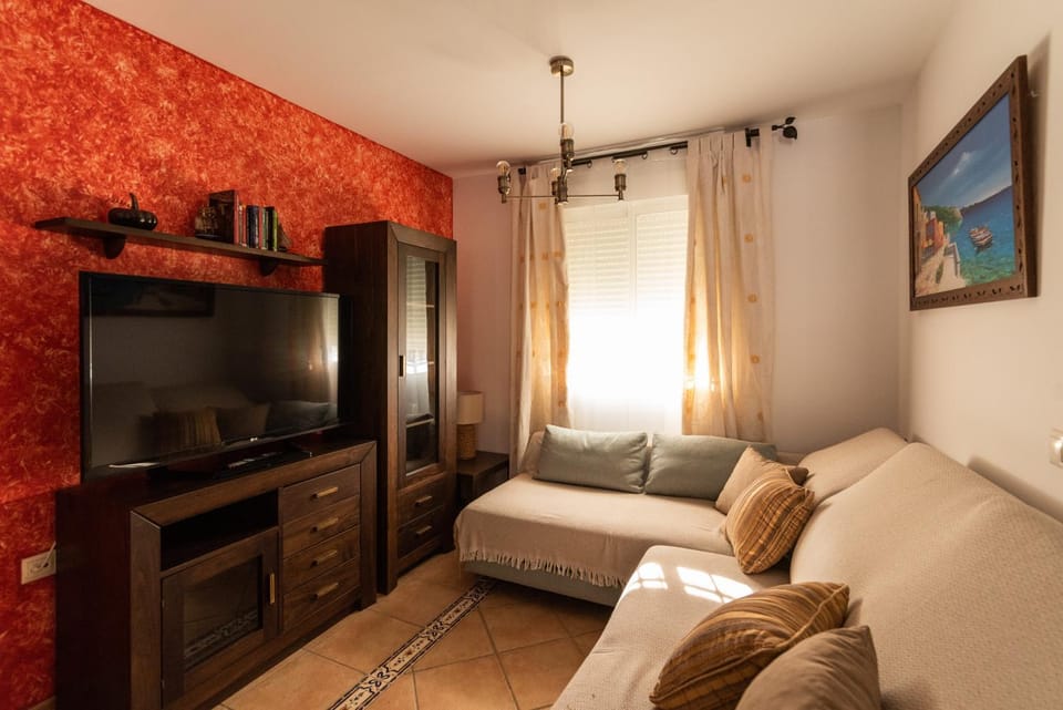 Communal lounge/ TV room, TV and multimedia, Living room