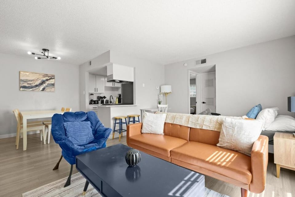 Central Austin - Parking - Sleeps 5 - Pet Friendly Apartment in Austin