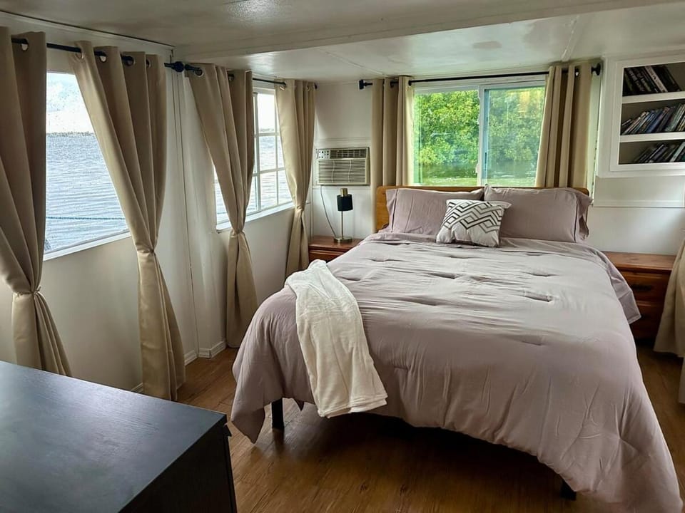 Houseboat in Key West Apartment in Stock Island