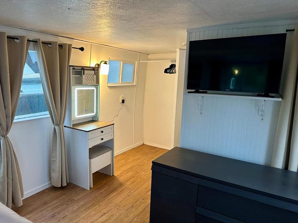 Houseboat in Key West Apartment in Stock Island