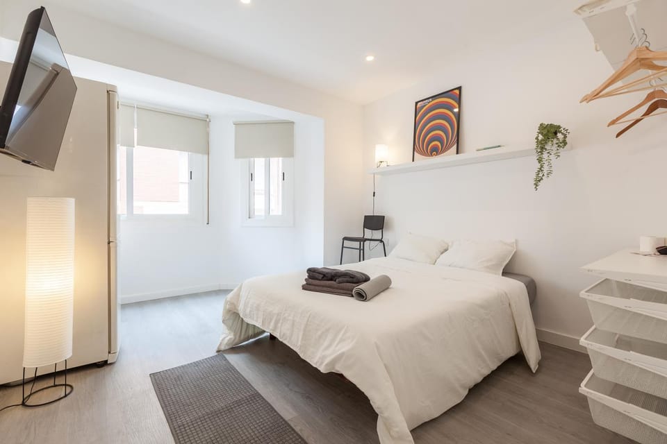 Barça Stadium - Modern 4 bedroom apartment Bed and Breakfast in L'Hospitalet de Llobregat