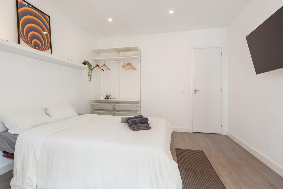 Barça Stadium - Modern 4 bedroom apartment Bed and Breakfast in L'Hospitalet de Llobregat