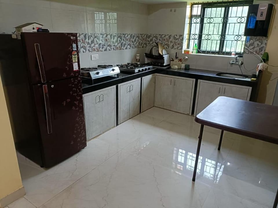 Kitchen or kitchenette, Kitchen or kitchenette, Dining area