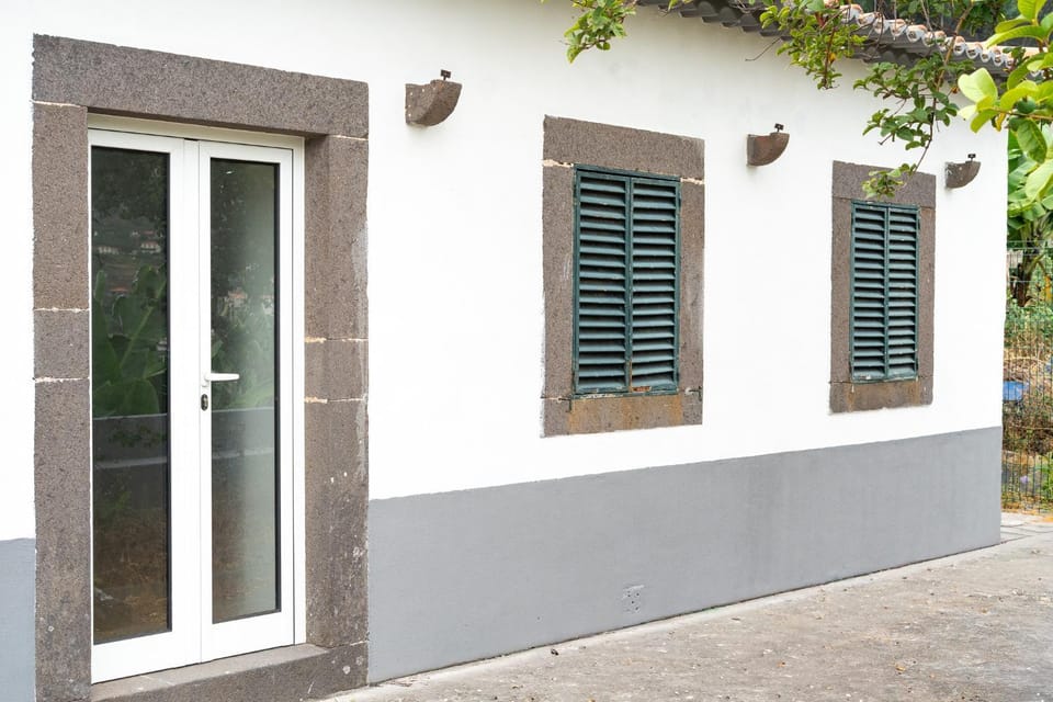 Property building, Facade/entrance, Off site