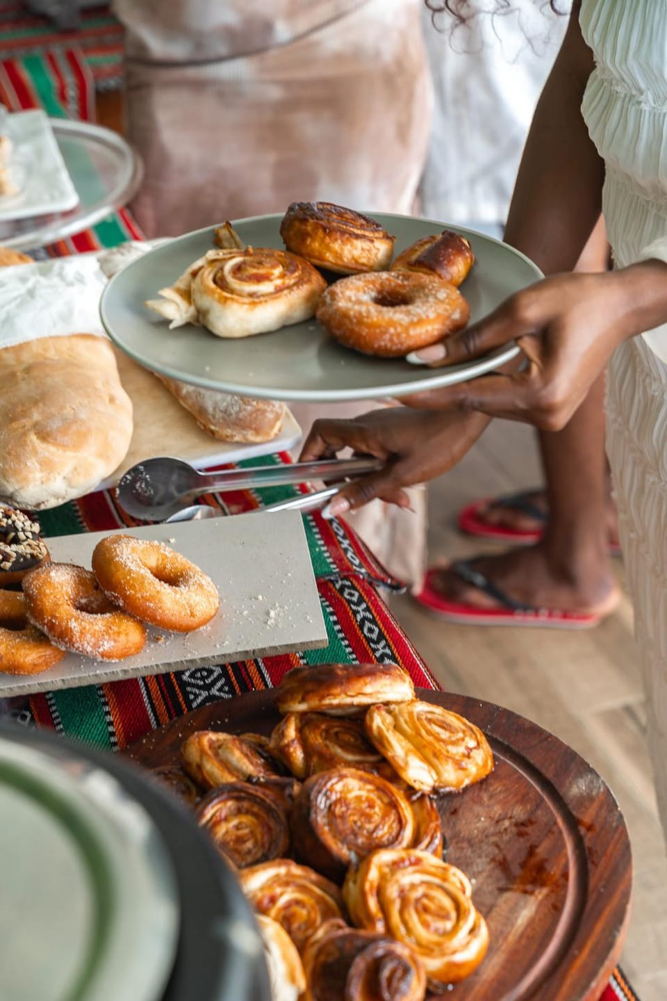 Food and drinks, Food, Breakfast, Continental breakfast, Dinner, group of guests
