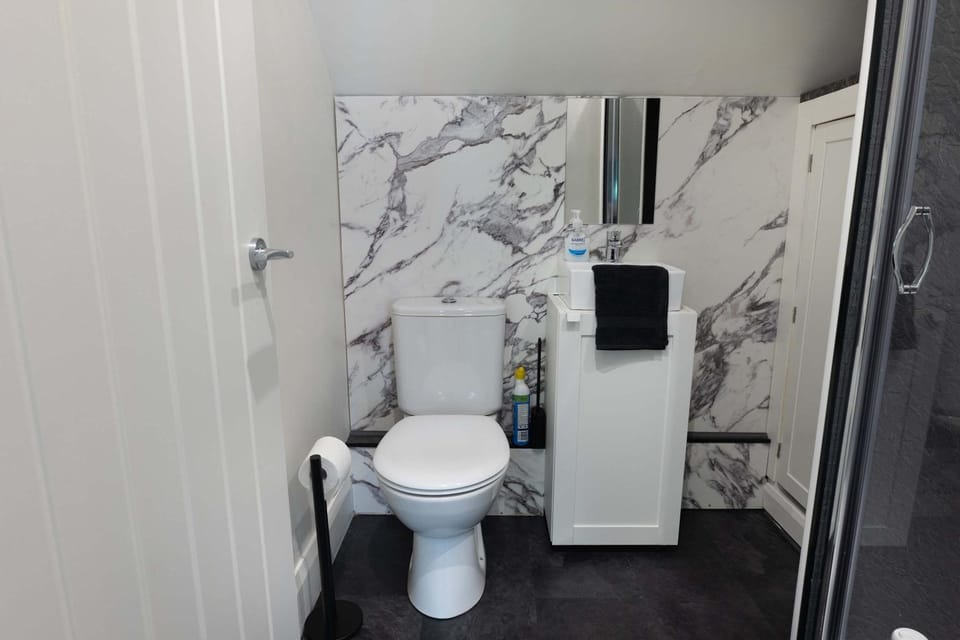 Toilet, Bathroom