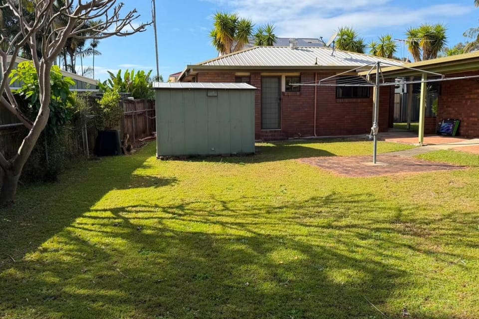 Property building, Natural landscape, Garden, Garden view