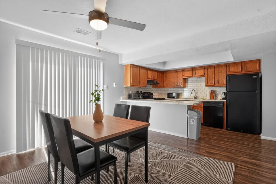Comfortable 2BR Retreat at Country Lakes Apartment in Indianapolis