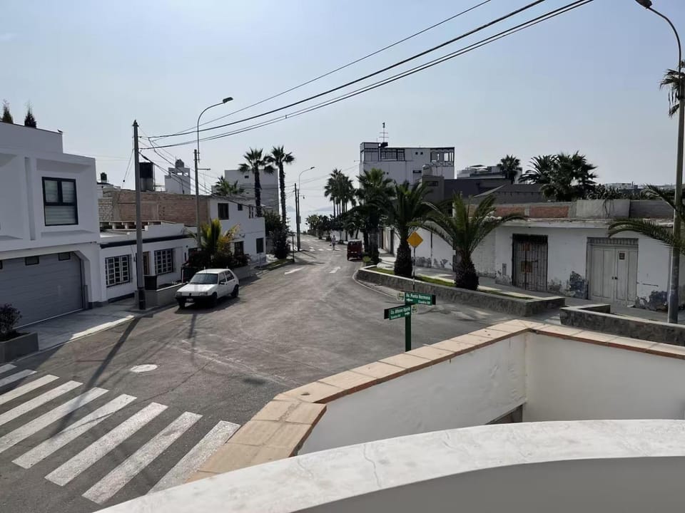 Neighbourhood, Street view