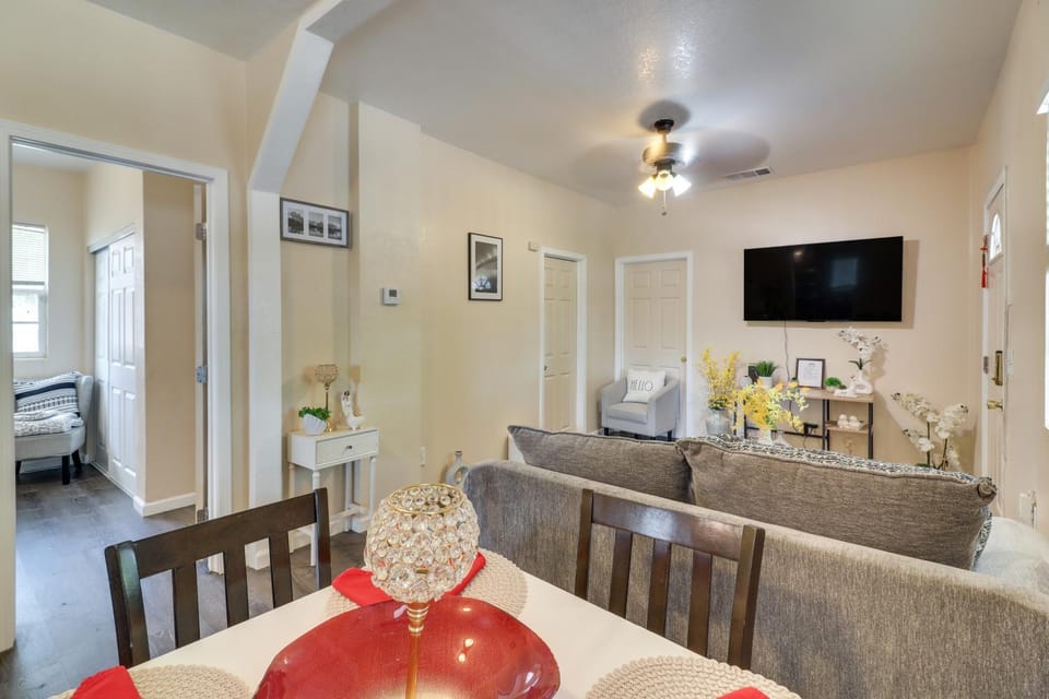 Sunny Hemet Escape w/ Covered Porch & Fire Pit House in Hemet