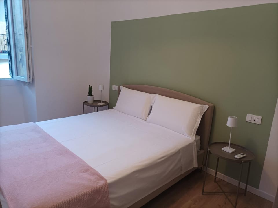 Bedroom, air conditioner