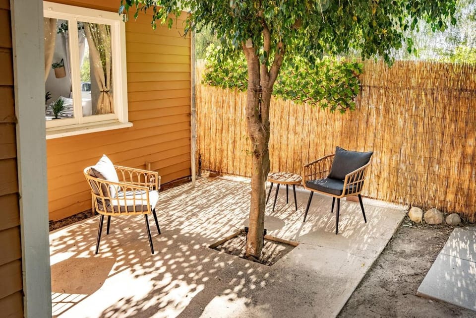 The Ranch 2BR Farm Cottage + Mountain Views Bed and Breakfast in Simi Valley
