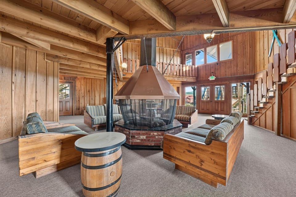 Living room, fireplace, furniture