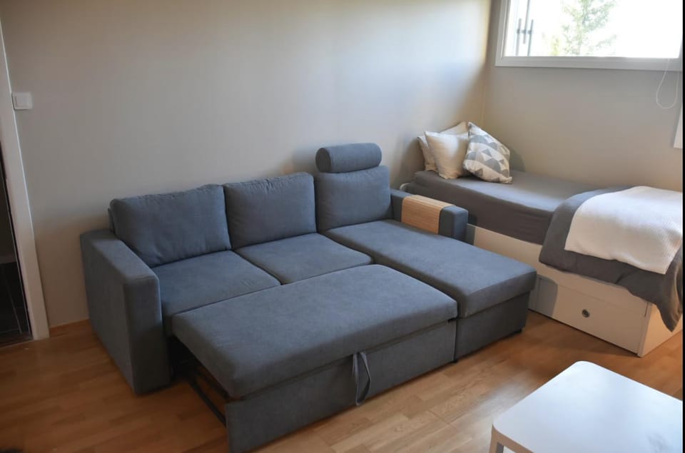 Bed, Seating area