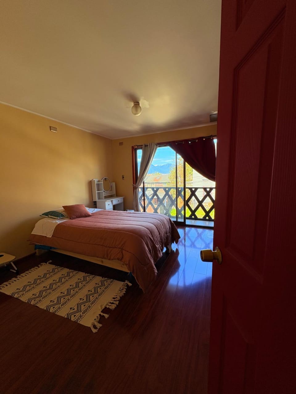 Habitación individual solo para chicas Vacation rental in Los Ríos, Chile