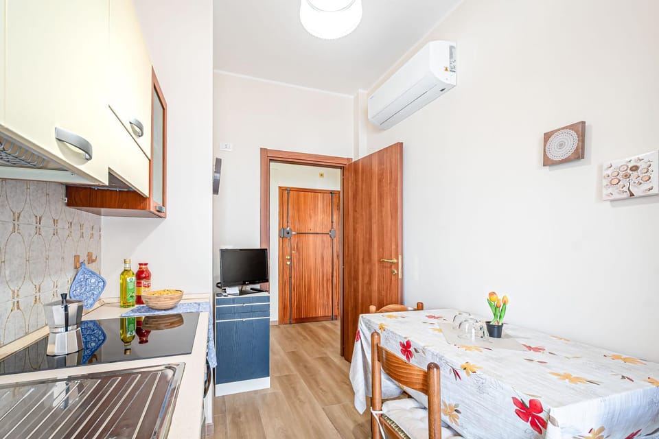 TV and multimedia, kitchen, air conditioner