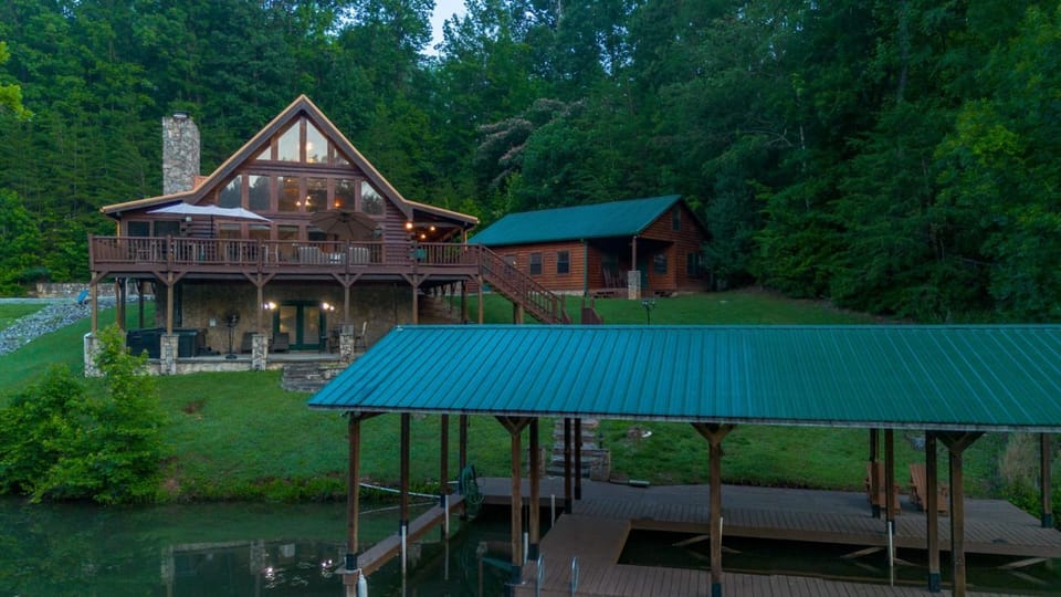 Lakefront Haven on Watts Bar House in Watts Bar Lake