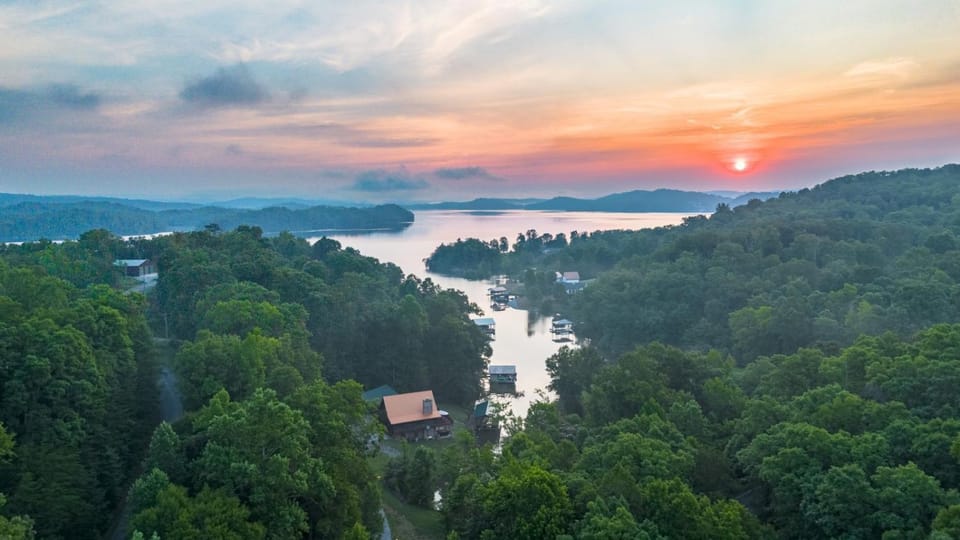 Lakefront Haven on Watts Bar House in Watts Bar Lake