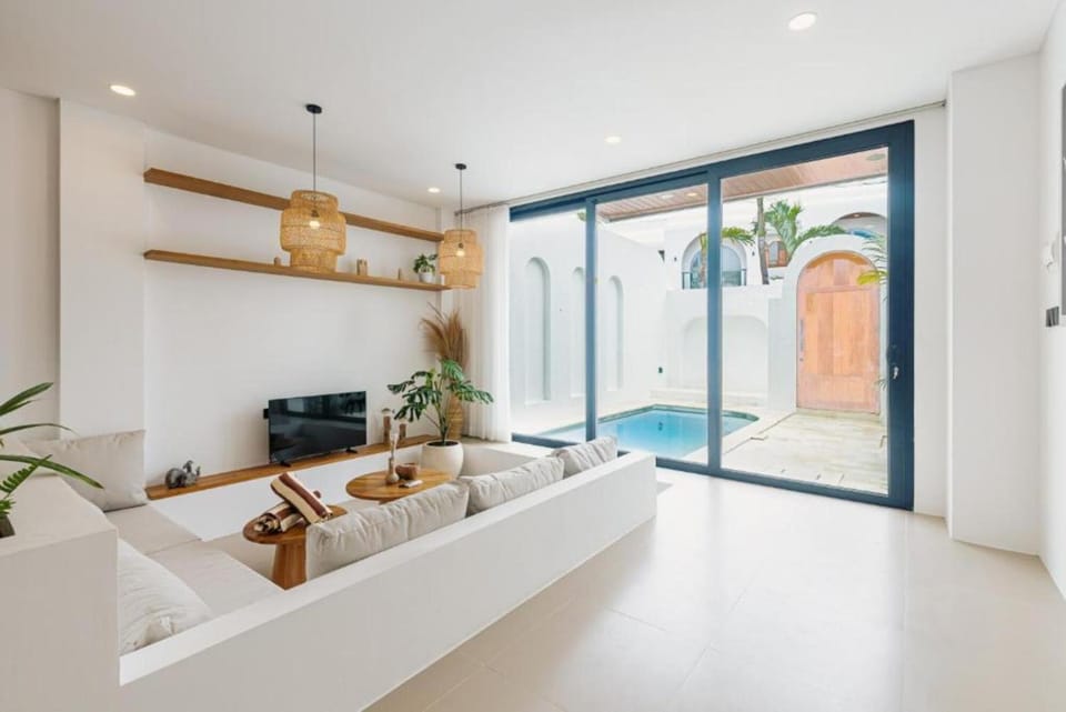 Living room, Pool view