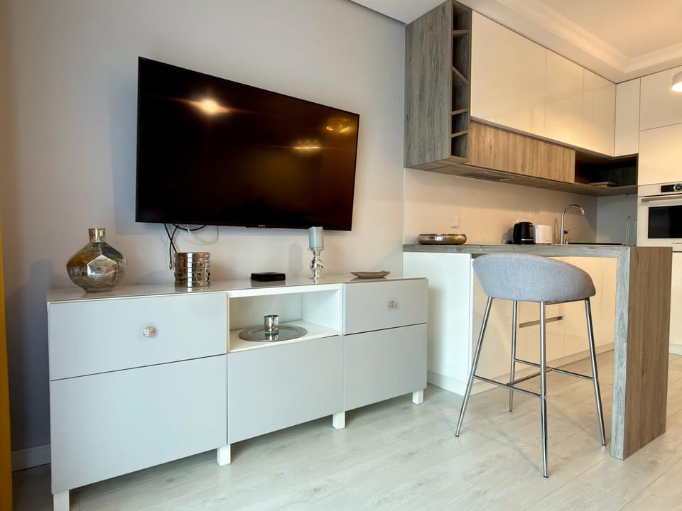 TV and multimedia, Kitchen or kitchenette