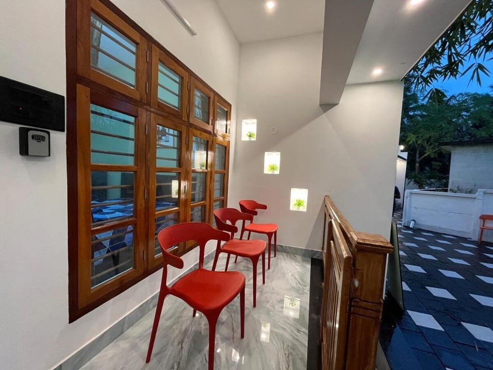 View (from property/room), Balcony/Terrace, Seating area