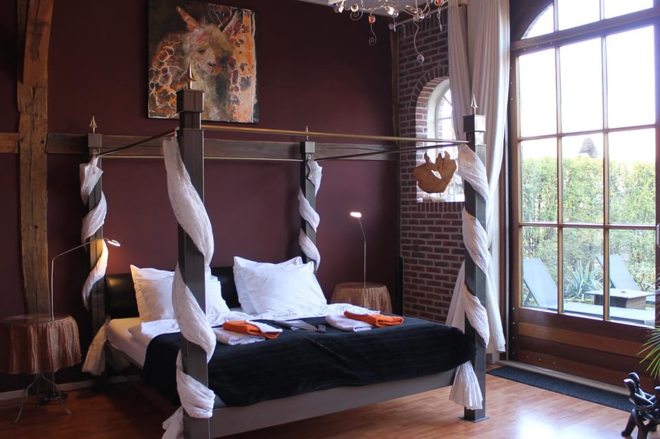 Bed, Bedroom
