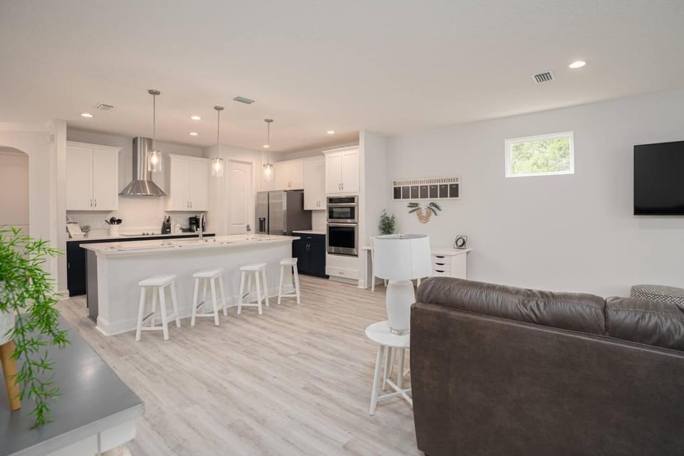 Kitchen or kitchenette, Living room, Photo of the whole room
