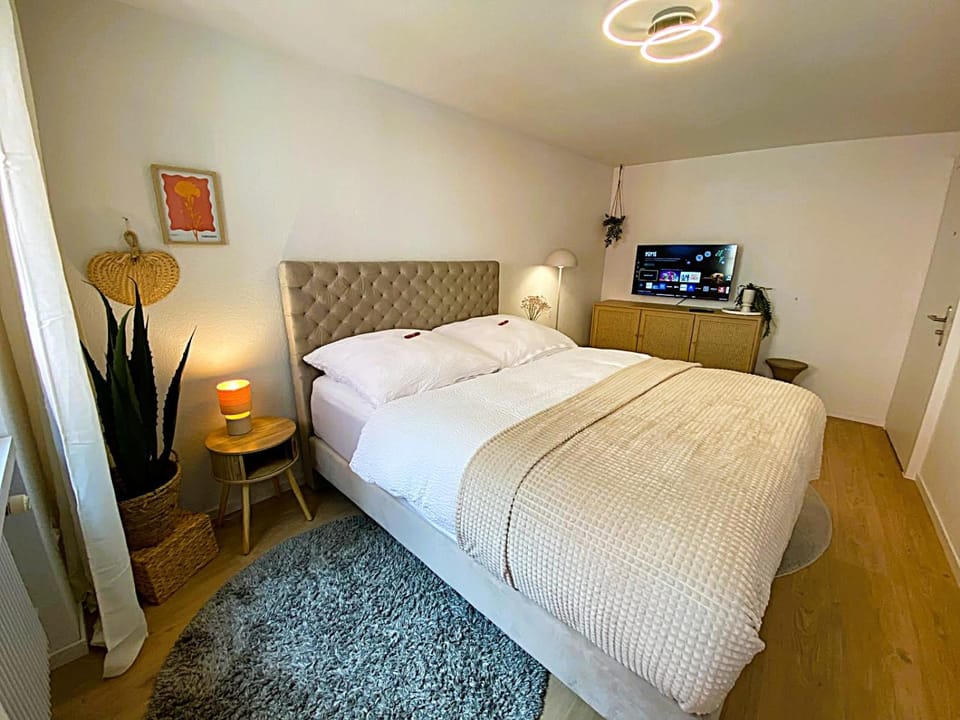Bed, Bedroom