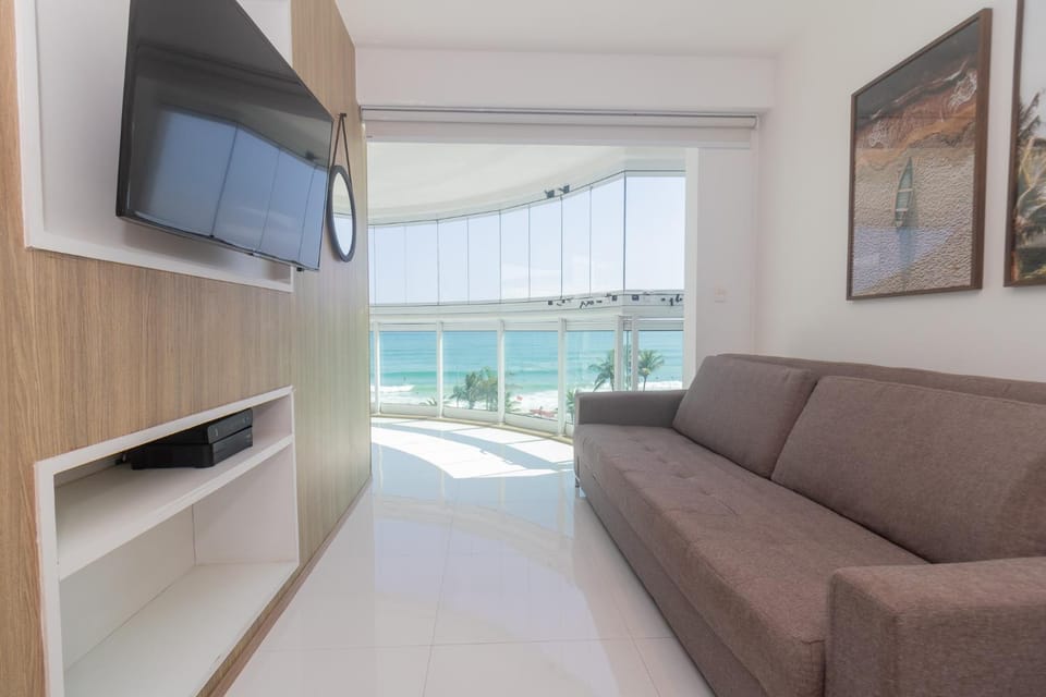 Natural landscape, TV and multimedia, Living room, Seating area, Sea view