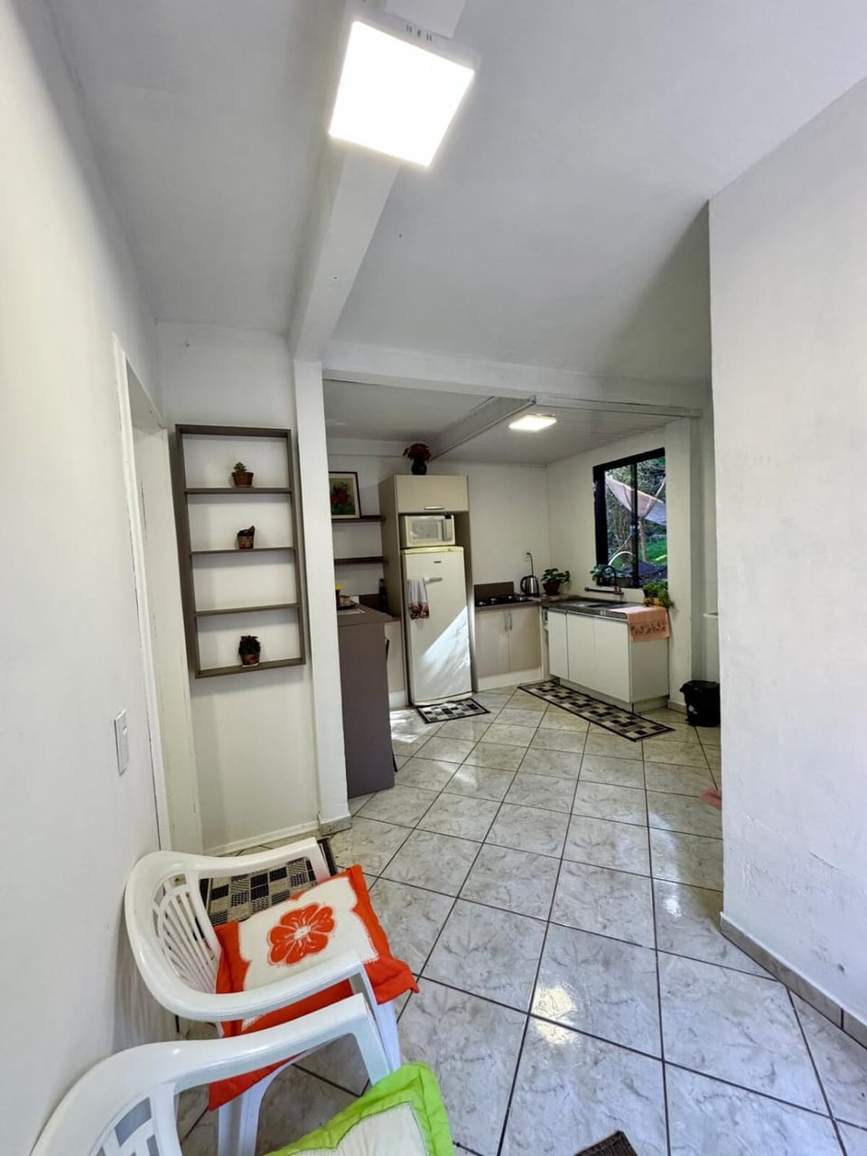 Kitchen or kitchenette, Seating area, Dining area