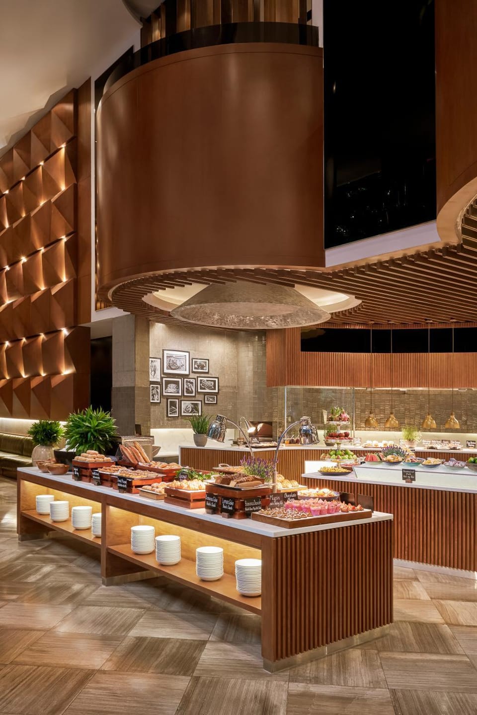 Restaurant/places to eat, Buffet breakfast