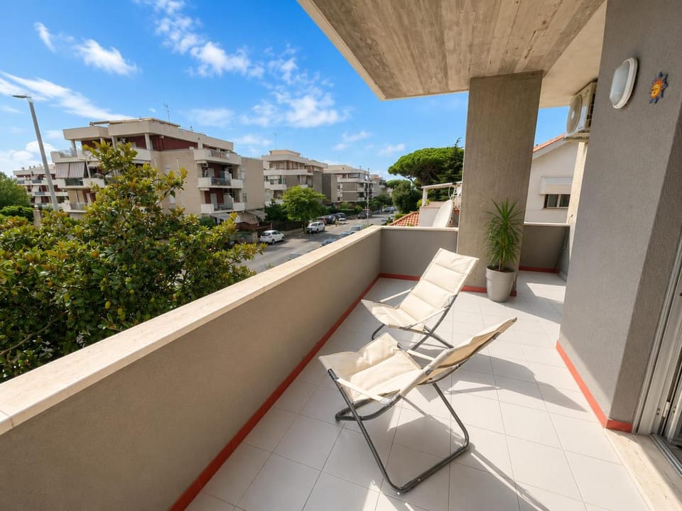 Property building, Patio, Day, View (from property/room), Balcony/Terrace, Balcony/Terrace