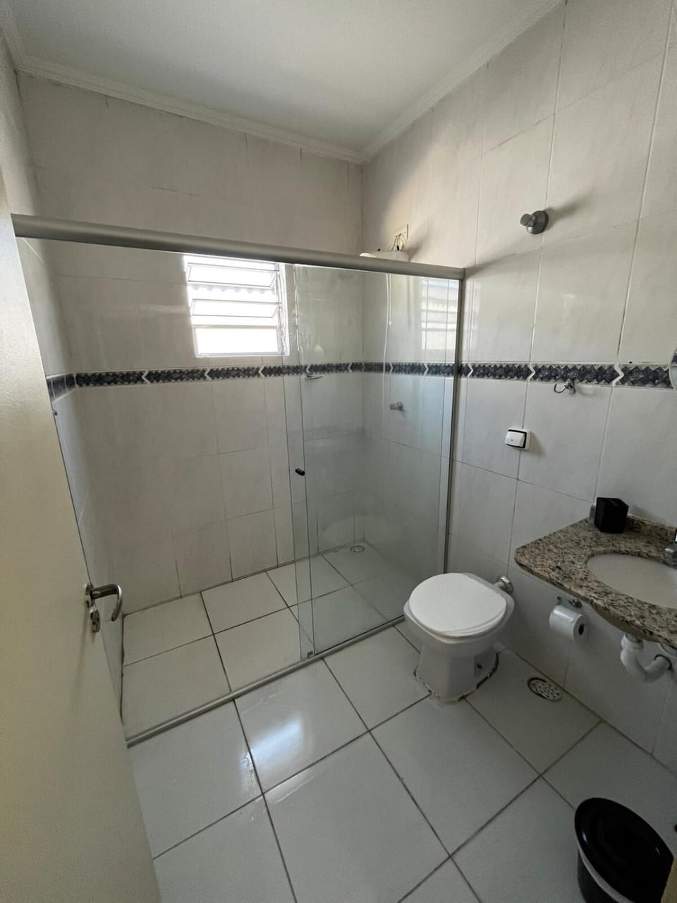 Casa confortável de 4 suítes a 400m da praia House in Caraguatatuba