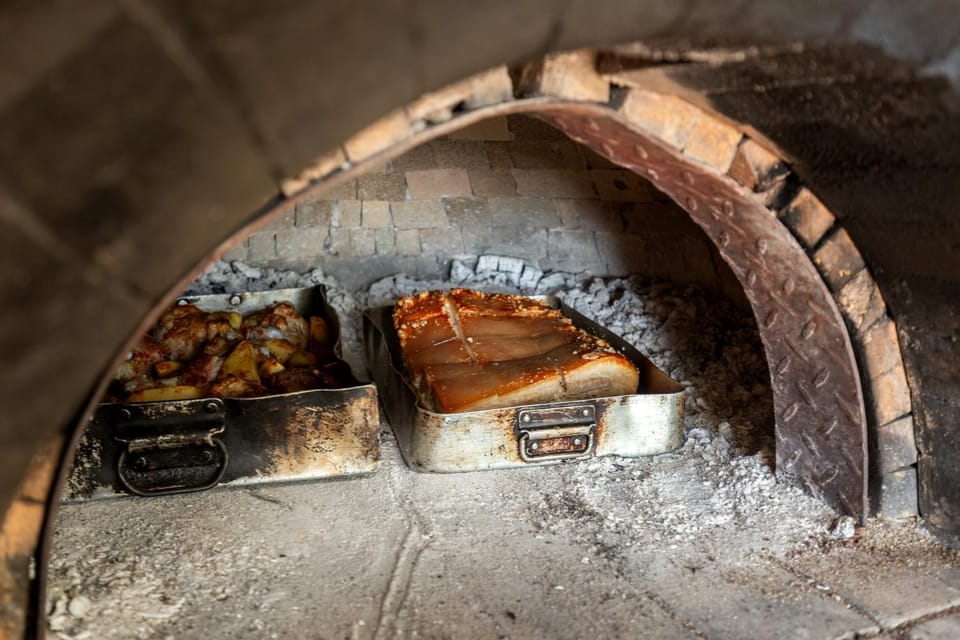 BBQ facilities, Food and drinks, Food