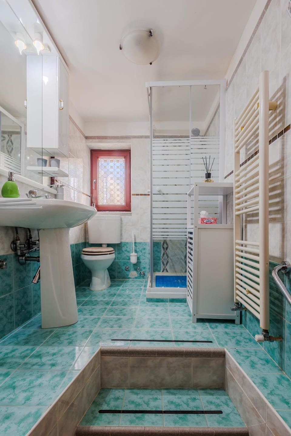 Shower, Toilet, Bathroom