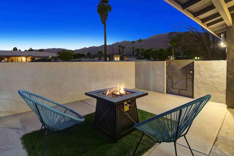 Navigate Stays Pool Spa & Pet-Friendly PS Home House in Palm Springs