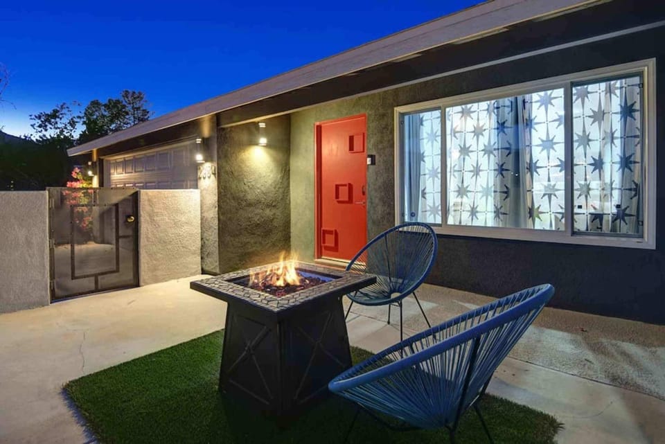 Navigate Stays Pool Spa & Pet-Friendly PS Home House in Palm Springs