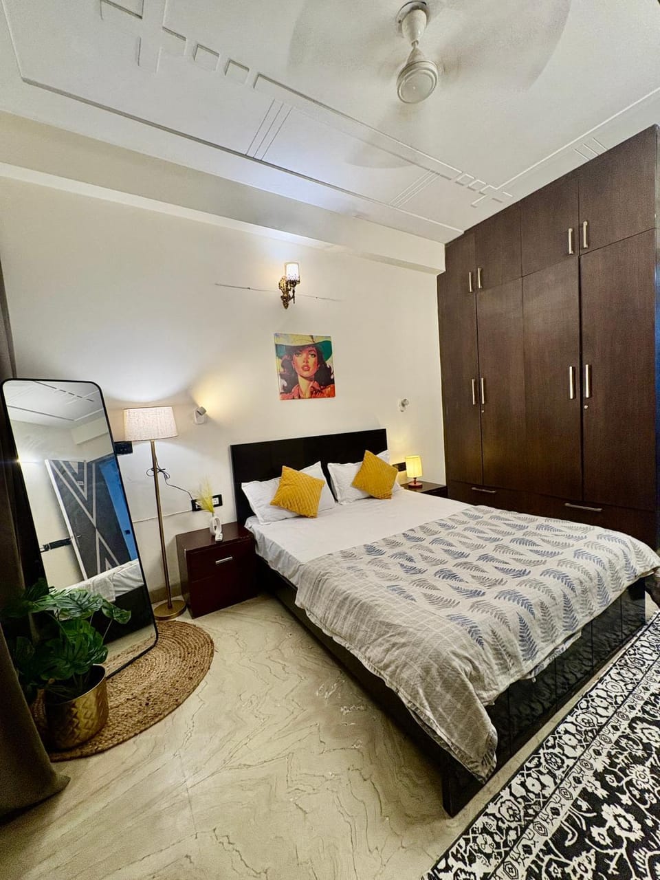 Photo of the whole room, wardrobe