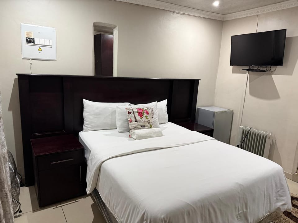 Martyrs Guest house Bed and Breakfast in Gauteng