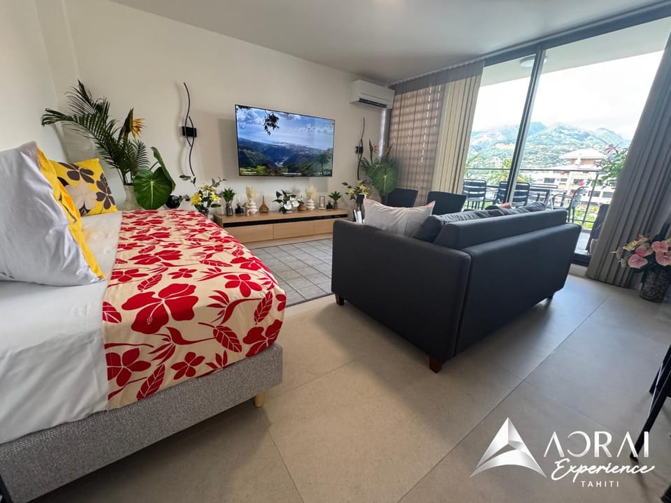 Communal lounge/ TV room, Bed, TV and multimedia, Living room, Seating area