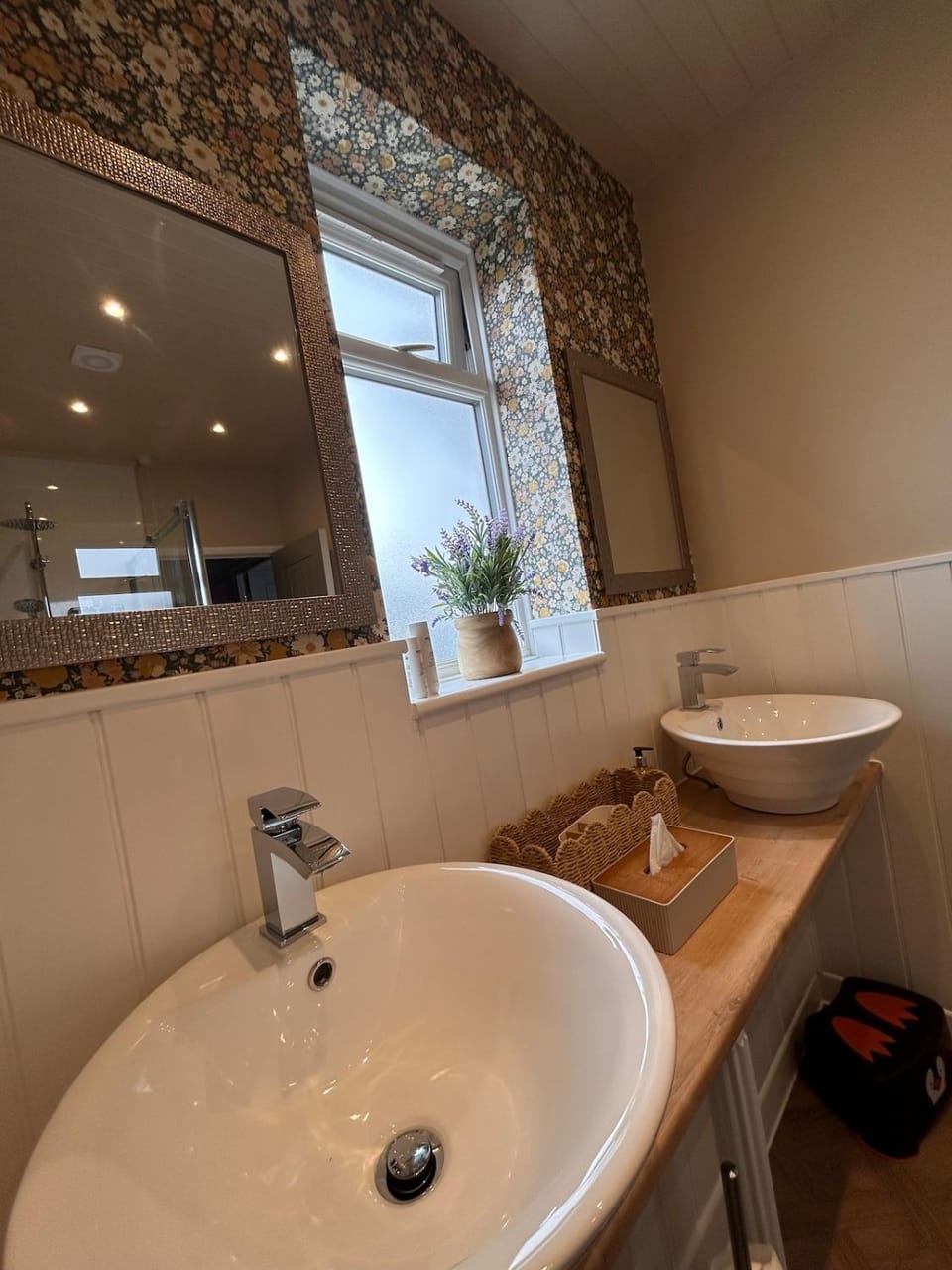 Stylish seaside home - Parking - Walk to Beach House in Woodberry Way