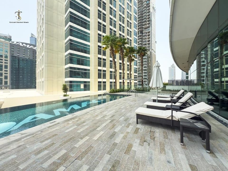 Business Bay Luxe 1BHK Burj Khalifa View Apartment in Dubai